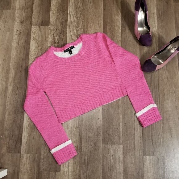 DerekĀ heartājuniorāpink AndāWhite Sweater, Medium - Picture 3 of 6